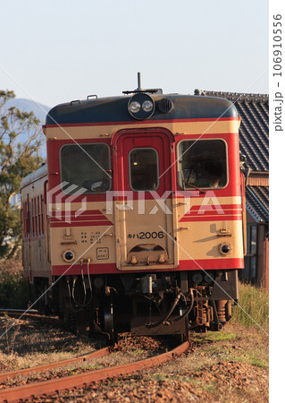 島原鉄道 キハ20形気動車（三本ヒゲ）の写真素材 [106910556] - PIXTA