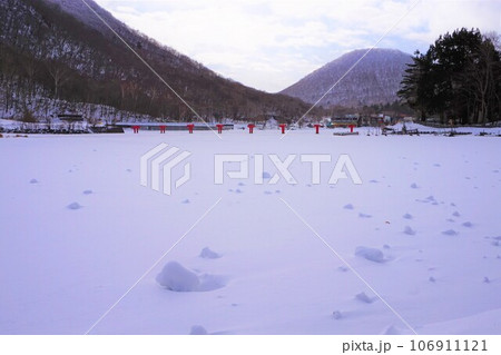 赤城神社　啄木鳥橋　群馬県　赤城山　大洞赤城神社　冬　 106911121