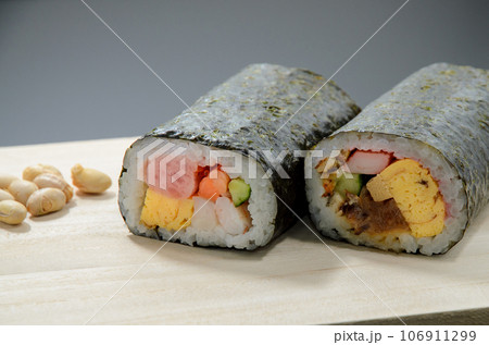節分の恵方巻 節分の恵方巻 106911299