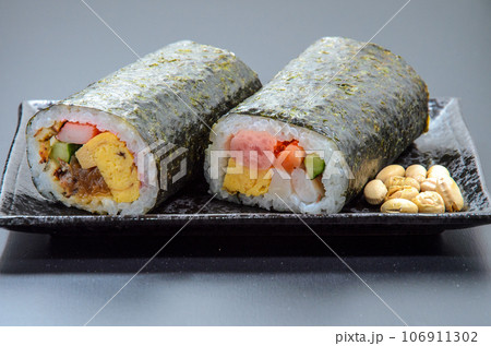 節分の恵方巻 節分の恵方巻 106911302