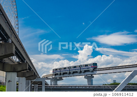 彩都線を万博記念公園駅へ向かうモノレール 彩都線を万博記念公園駅へ向かうモノレール 106911412