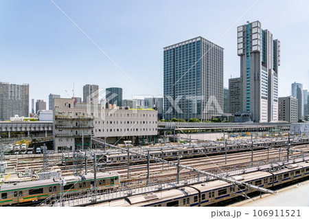 【東京都】開発が進む高輪ゲートウェイから品川方面を望む 106911521