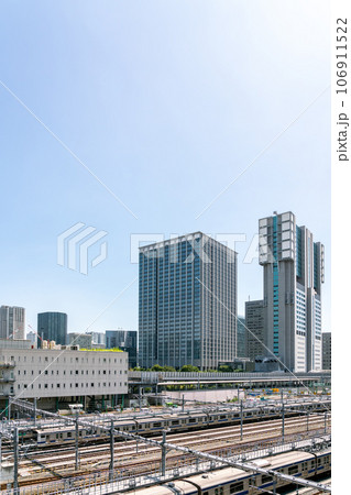 【東京都】開発が進む高輪ゲートウェイから品川方面を望む 106911522