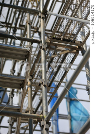 新築戸建て住宅の先行足場　イメージ 106914179