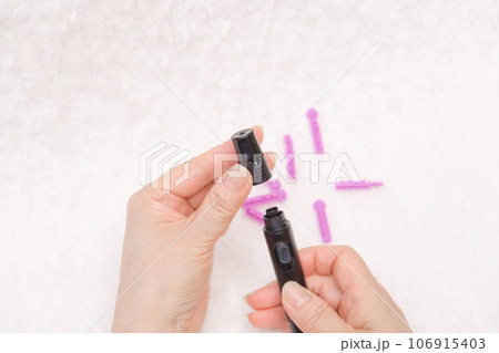 【糖尿病の血糖値測定　針】 106915403