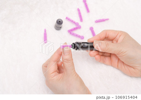 【糖尿病の血糖値測定　針】 106915404