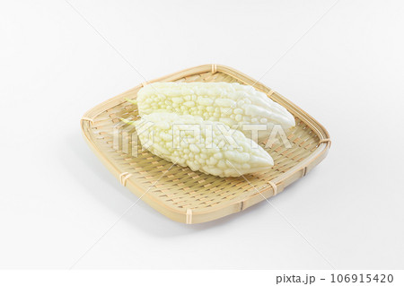 白いゴーヤ 106915420