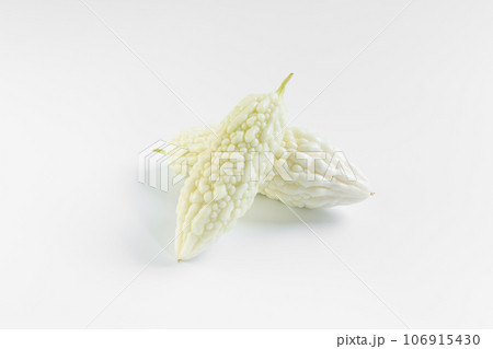 白いゴーヤ 106915430