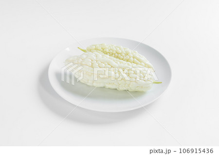 白いゴーヤ 106915436