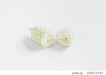 白いゴーヤ 106915445