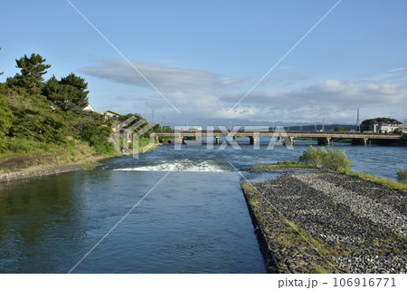 宇治川と宇治橋 宇治川と宇治橋 106916771