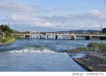 宇治川と宇治橋 宇治川と宇治橋 106916774