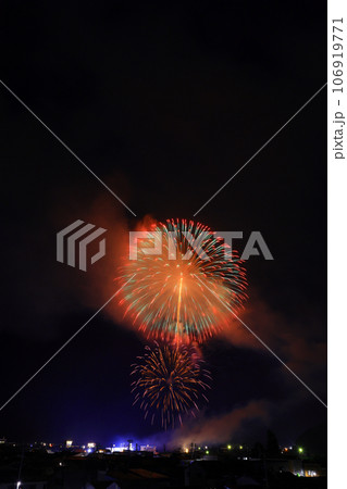 夜空に輝かく花火 夜空に輝かく花火 106919771