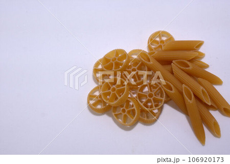 乾燥パスタ　素材 106920173