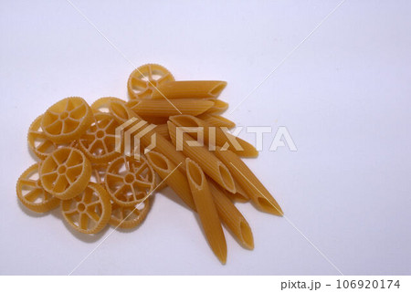 乾燥パスタ　素材 106920174