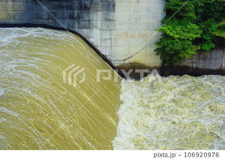 台風後の日吉ダム 台風後の日吉ダム 106920976