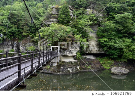 奇岩連なる景勝地　天然記念物　塔のへつり 106921769
