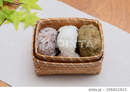 おにぎり弁当   おにぎりのみ   おにぎり弁当   おにぎりのみ   106922823