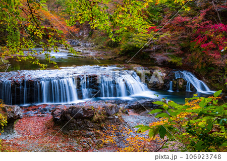 秋の浅布渓谷：不動の滝 106923748