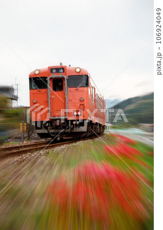 電車 106924049