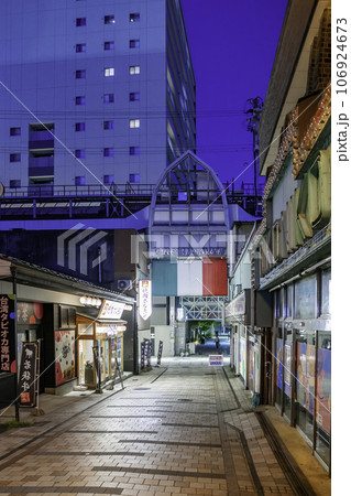 福井市街　JR福井駅西口　ガレリア元町商店街　福井県福井市 106924673