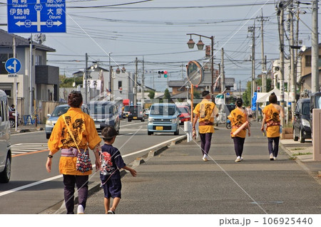 ｢尾島ねぷたまつり(2023.8.15)｣ 15日の開催が決定し午後の尾島(4丁目)交差点には半纏姿 106925440