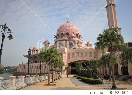 世界一美しいモスク ピンクモスク プトラ・モスク マレーシア プトラジャヤ 世界一美しいモスク ピンクモスク プトラ・モスク マレーシア プトラジャヤ 106925604