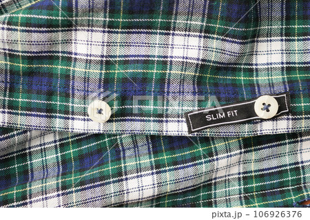 label tag slim fit on a men shirt  106926376
