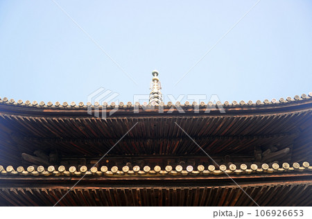 尾道天寧寺海雲塔の丸紋瓦と相輪 106926653