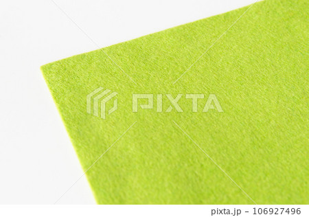 黄緑色のフェルト　手芸用品 106927496