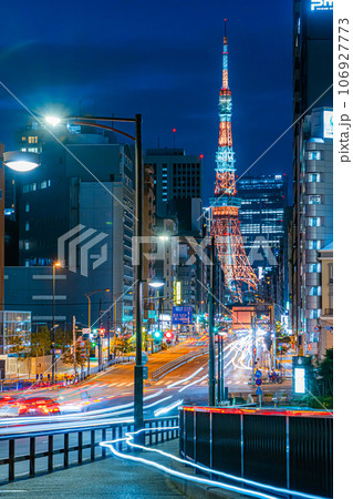 夏ライトアップの東京タワー 106927773