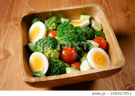 ミニトマトとブロッコリーのサラダ ミニトマトとブロッコリーのサラダ 106927951