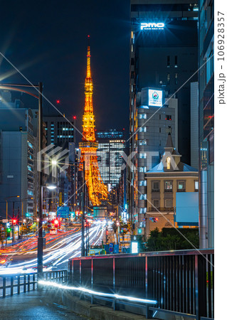 札の辻から見る東京タワー 冬バージョンライトアップ 106928357