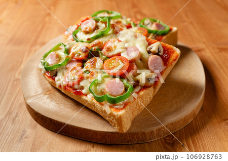 ピザトースト 106928763