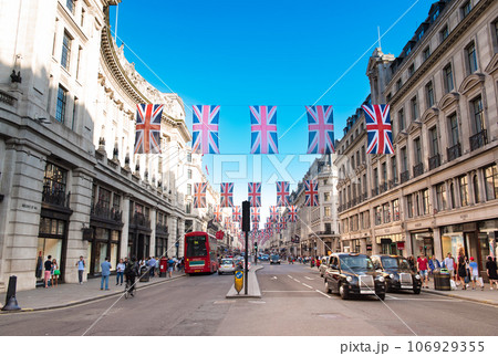 イギリス・ロンドンの人気観光地　リージェントストリート 106929355