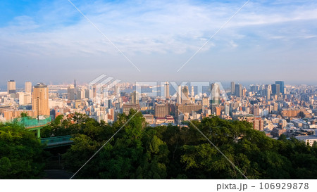 兵庫県神戸市 ビーナステラスから見る夕暮れの神戸市 106929878