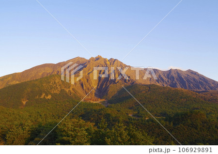 夕日に焼ける桜島　湯之平展望所から　2020-01-04 106929891
