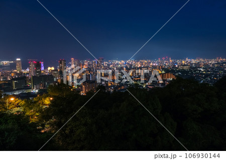 兵庫県神戸市 ビーナステラスから見る神戸市の夜景 106930144