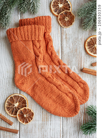 Wool knitted socks 106930359