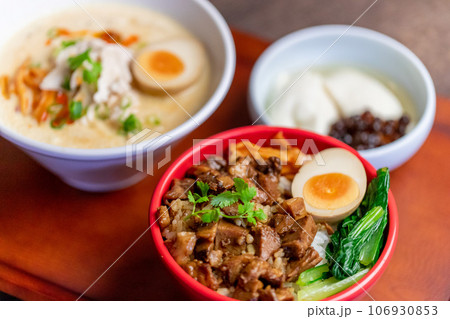 牛肉麺(ニュウロウミェン)と魯肉飯(ルーローハン) 牛肉麺(ニュウロウミェン)と魯肉飯(ルーローハン) 106930853