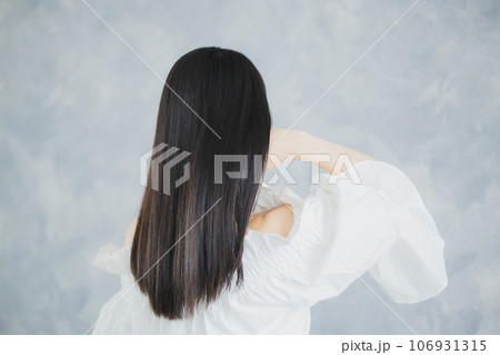 ロングヘアの女性 ロングヘアの女性 106931315