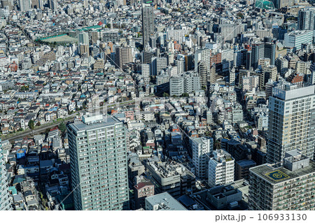 サンシャイン60展望台から見える東京の街並み 106933130