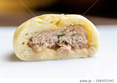 中華まんの断面図 106933341