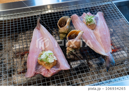 礼文島の名物、ホッケのちゃんちゃん焼き 礼文島の名物、ホッケのちゃんちゃん焼き 106934265