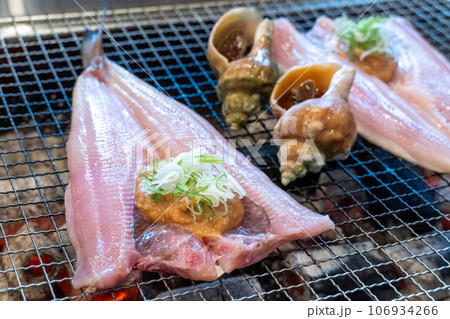 礼文島の郷土料理、ホッケのちゃんちゃん焼き 106934266