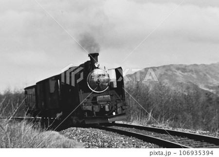 (昭和の記録)小海線の高原を走る蒸気機関車C56 (昭和の記録)小海線の高原を走る蒸気機関車C56 106935394