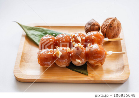 くるみ醤油だんご くるみ醤油だんご 106935649