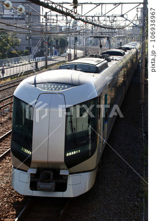 東武スカイツリーラインを行く東武特急リバティ 東武スカイツリーラインを行く東武特急リバティ 106938967