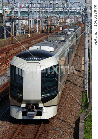 東武スカイツリーラインを行く東武特急リバティ 106938970