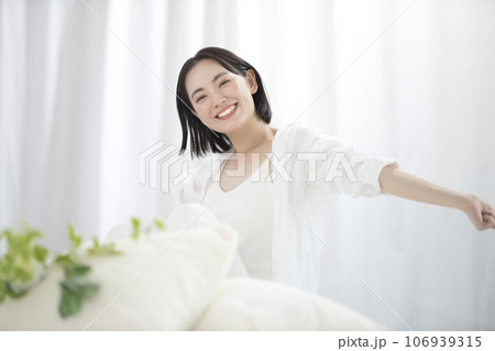 若い女性のビューティーイメージ 106939315
